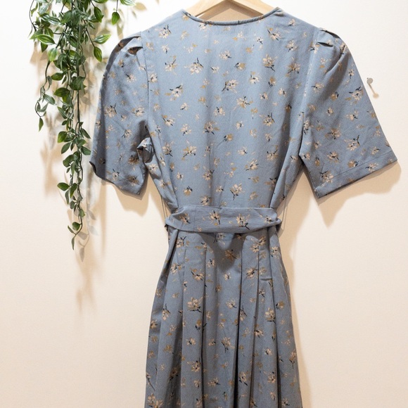 NWOT oak + fort floral dress - Picture 4 of 5
